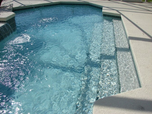pool-steps-318330_640