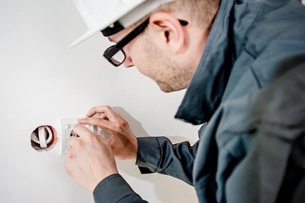 service-seeking-professional-electrician