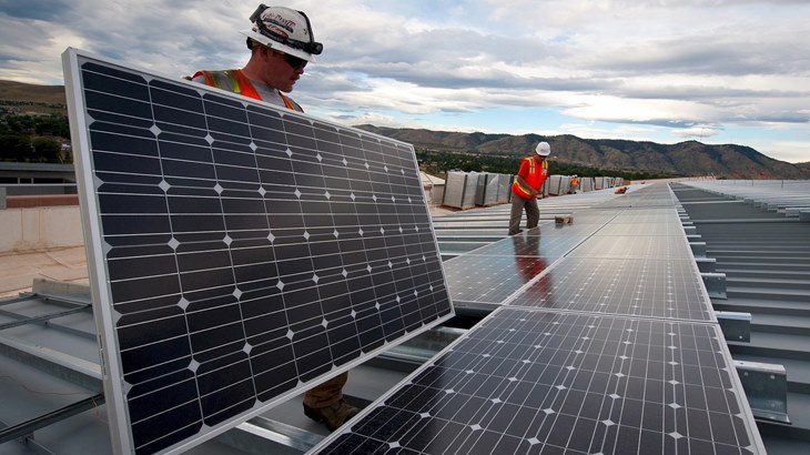 service-seeking_9-reasons-you-need-solar-panels-on-your-roof