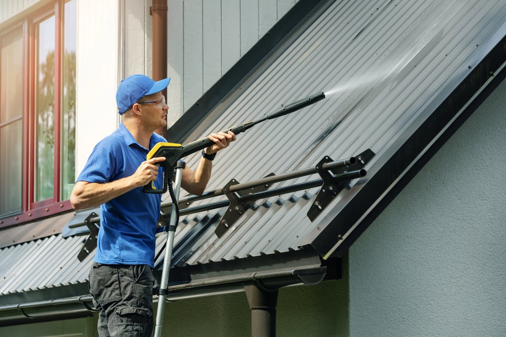pressure-washing-roof-exterior-serviceseeking