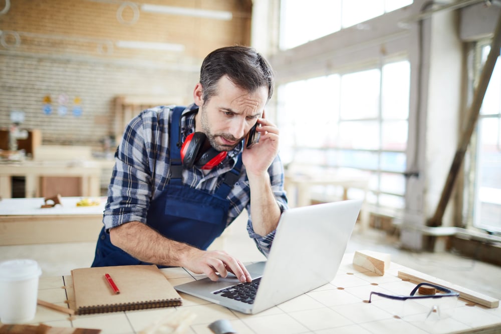 tradie-laptop-serviceseeking