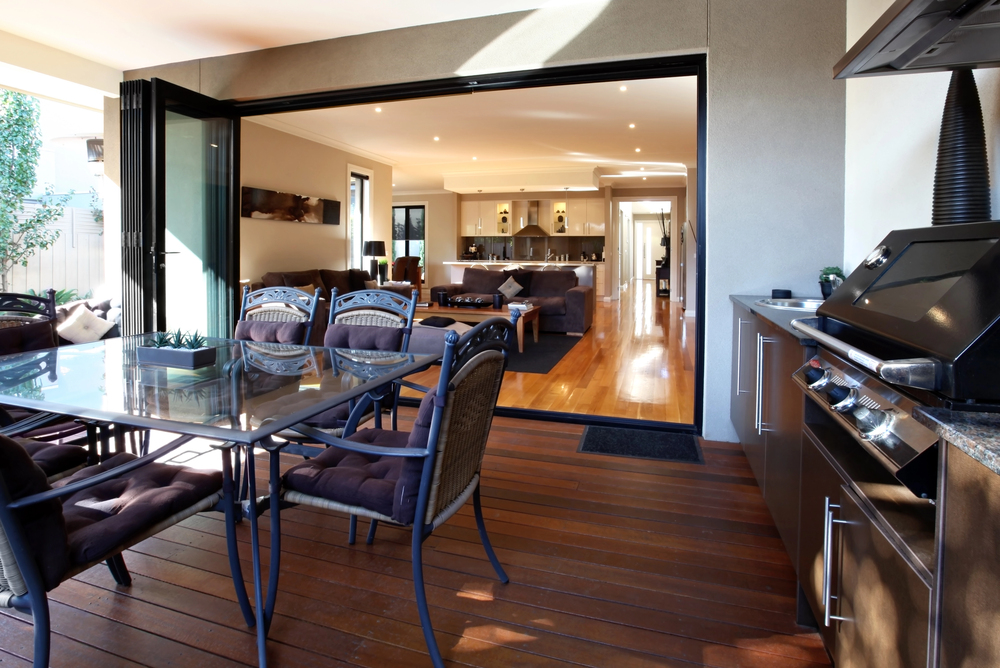 Designing an Outdoor Kitchen That Survives Aussie Summers