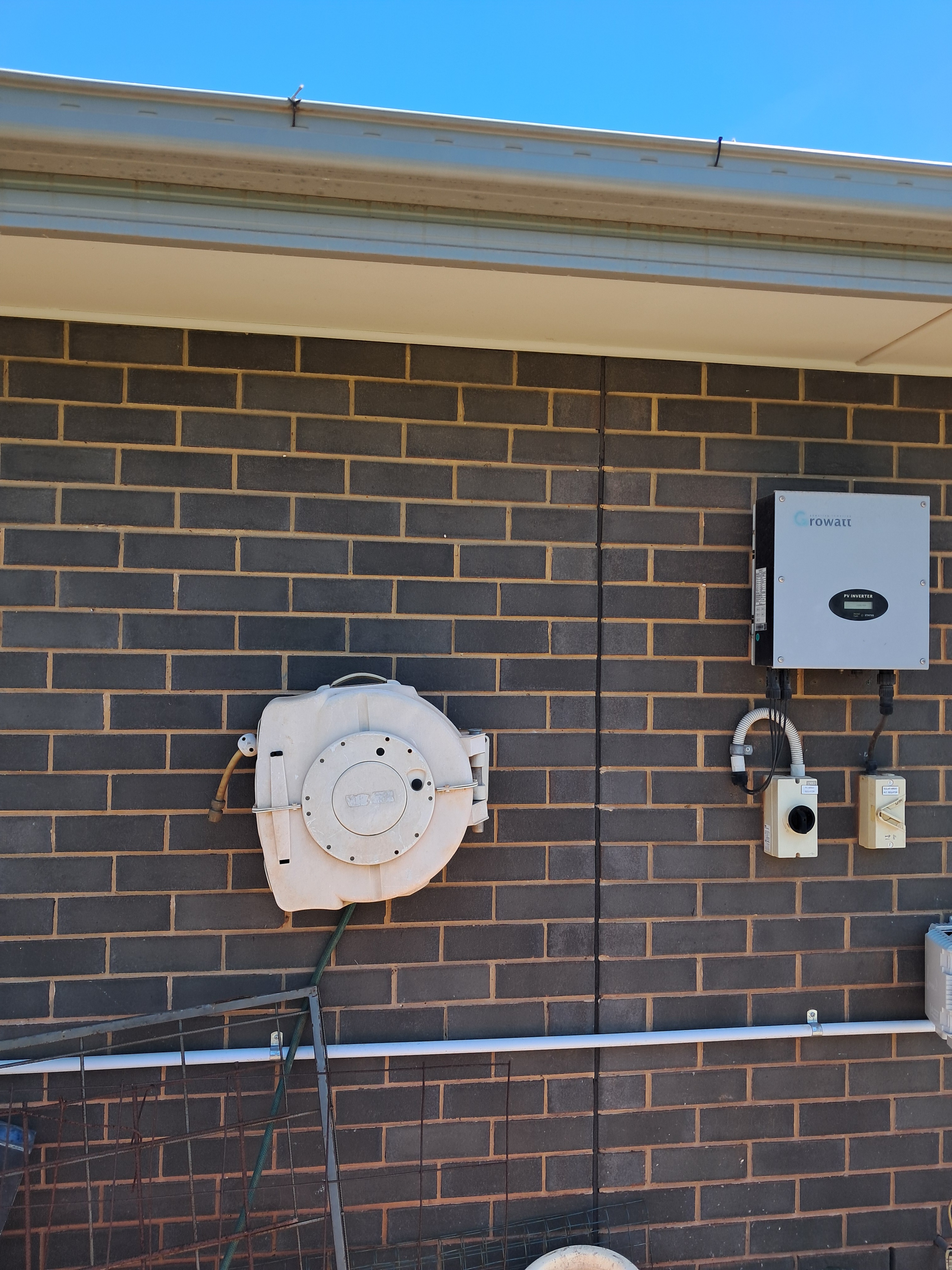 How ServiceSeeking Helped Belinda Find an Electrician